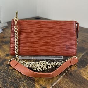 Louis Vuitton Bucket Pochette Vintage Crossbody Bag Small Brown Epi Leather